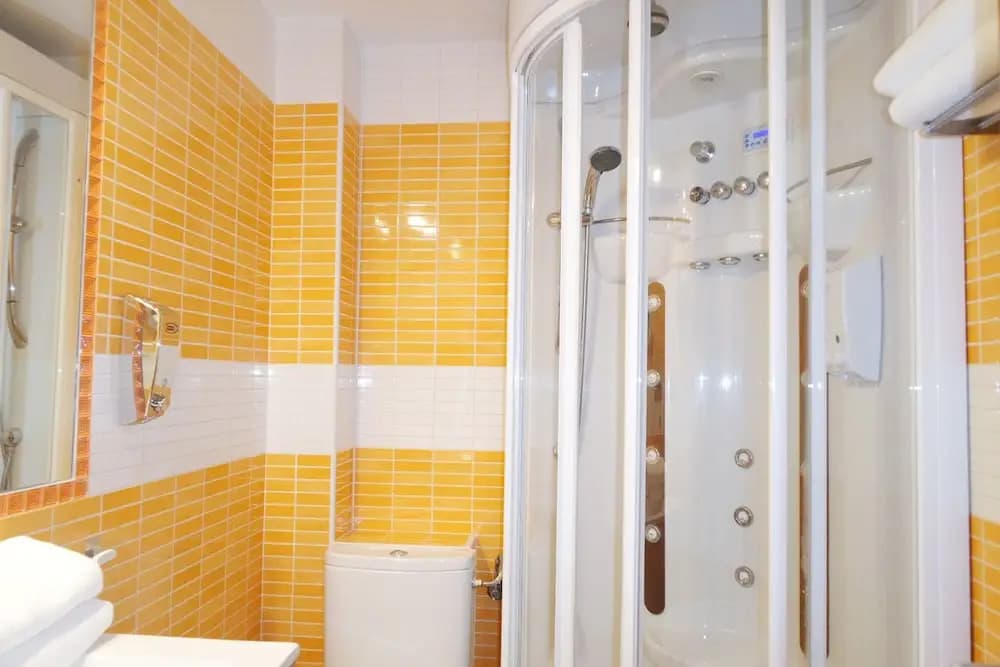 Limehome Madrid Calle de Santa Ana - photo 41