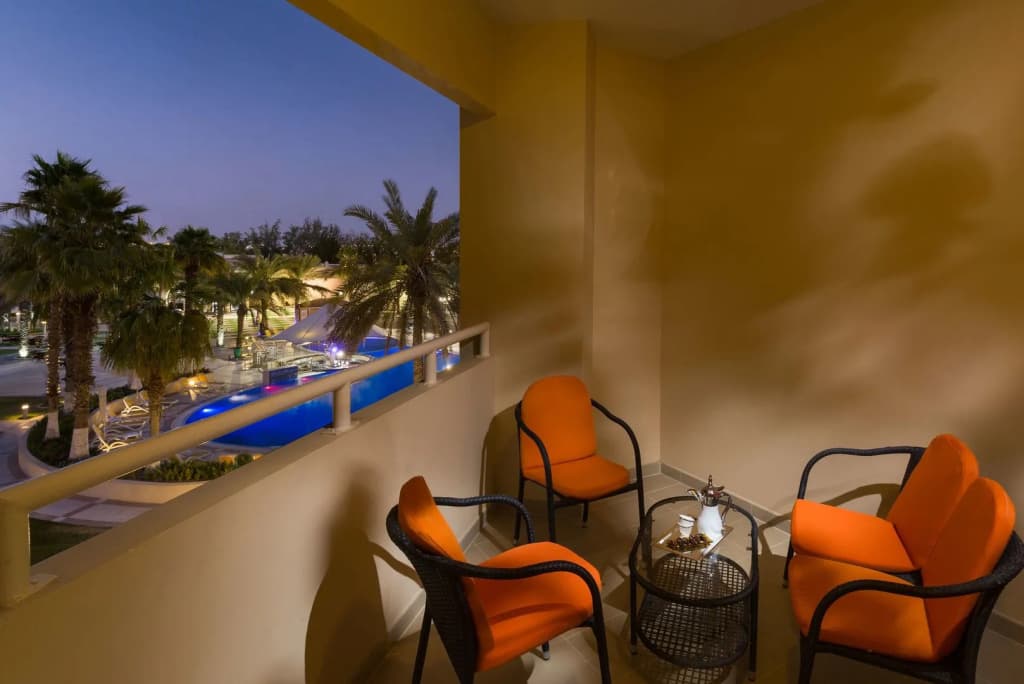 Metropolitan Al Mafraq Hotel - photo 7
