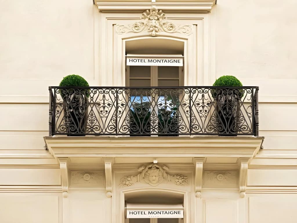 Hôtel Montaigne - photo 1