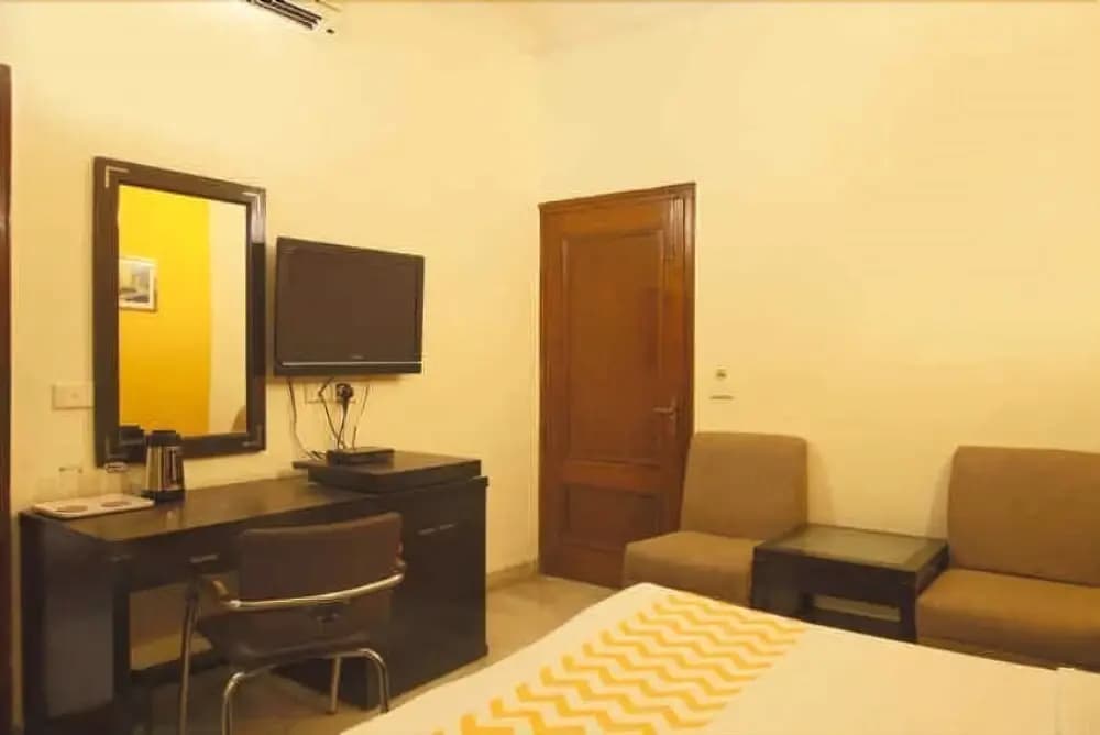 OYO 12075 Hotel Regalia Retreat - photo 4