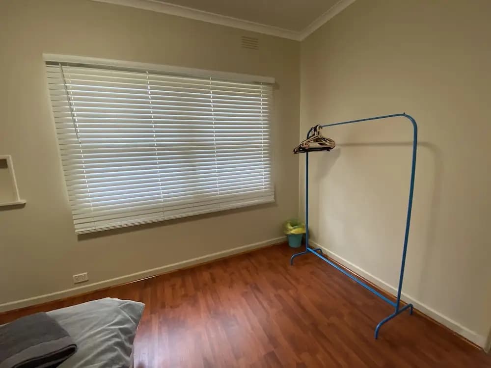 Mitcham train station  2 bedrooms unit - photo 9