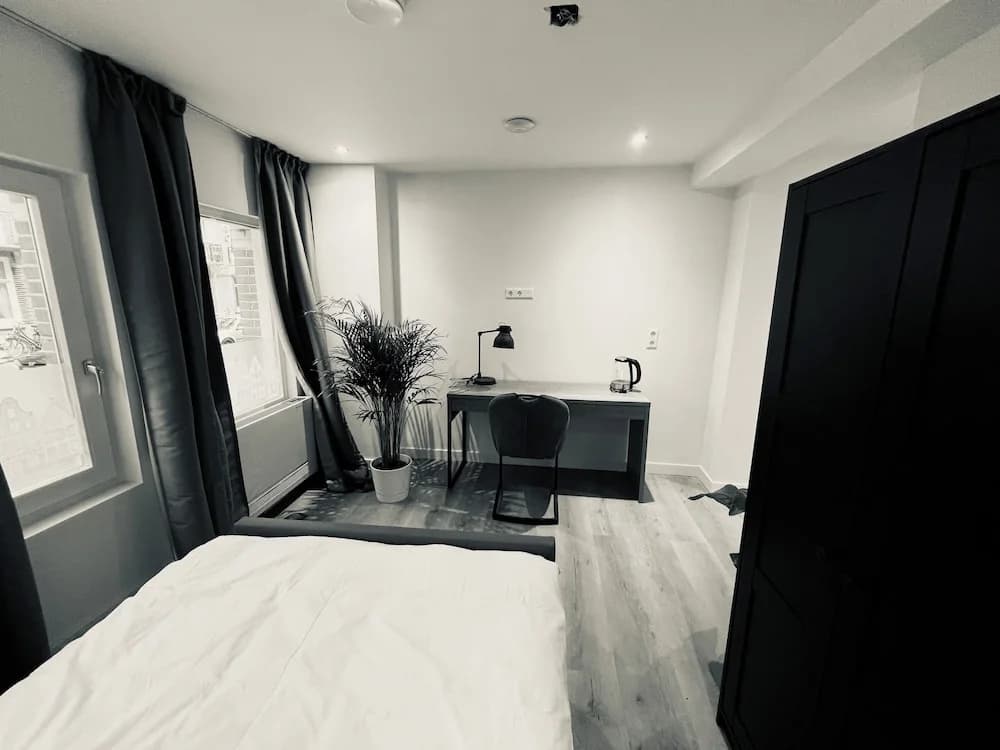Guesthouse De Pijp - photo 2