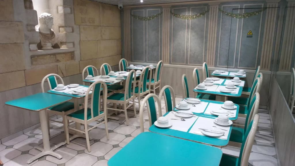 Hôtel Des Arènes - photo 20
