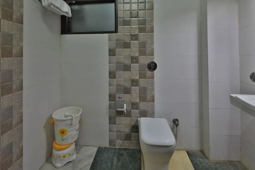 Hotel KNK International - photo 8
