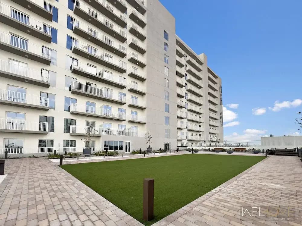 WelHome - Breathtaking View 1BR Apt in Damac Hills 2 - photo 11