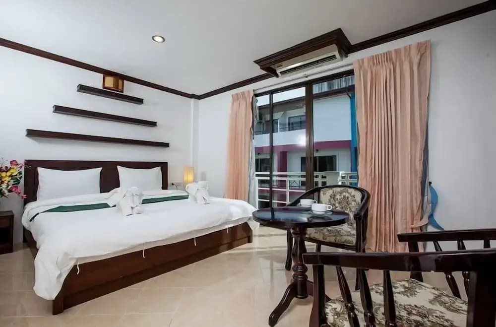 Triple Rund Place Hotel - photo 23