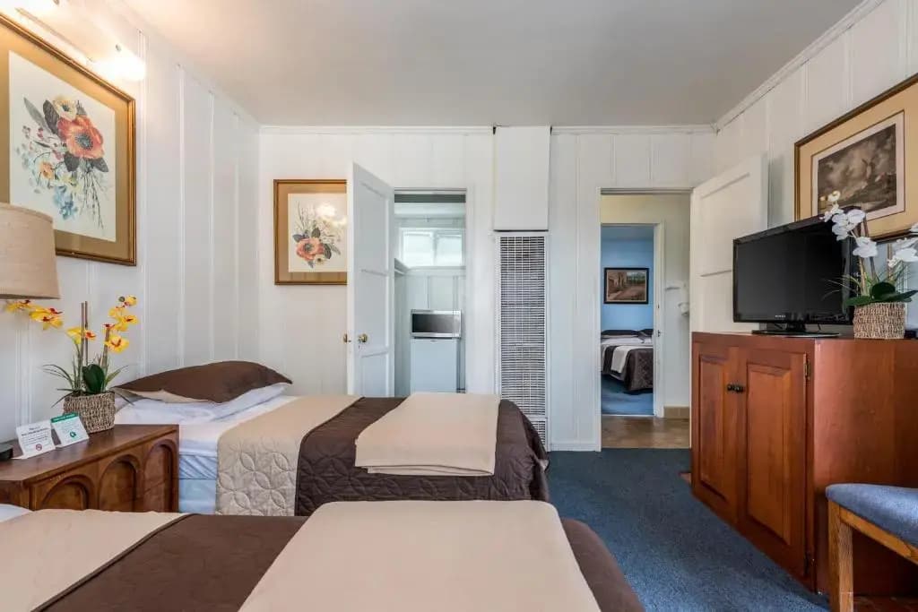 Wilshire Motel - photo 2