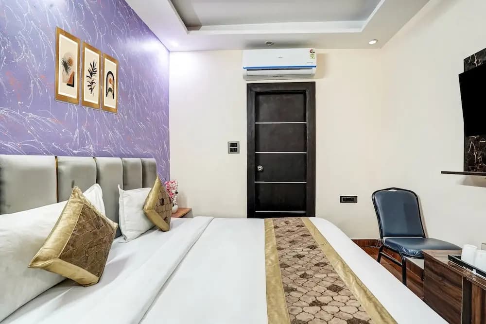 Hotel Twamev Couple Friendly Laxmi Nagar - photo 10