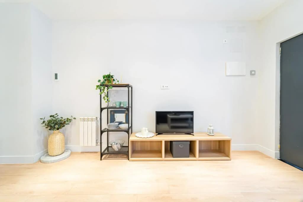 EdSam Madrid Apartments White - photo 2