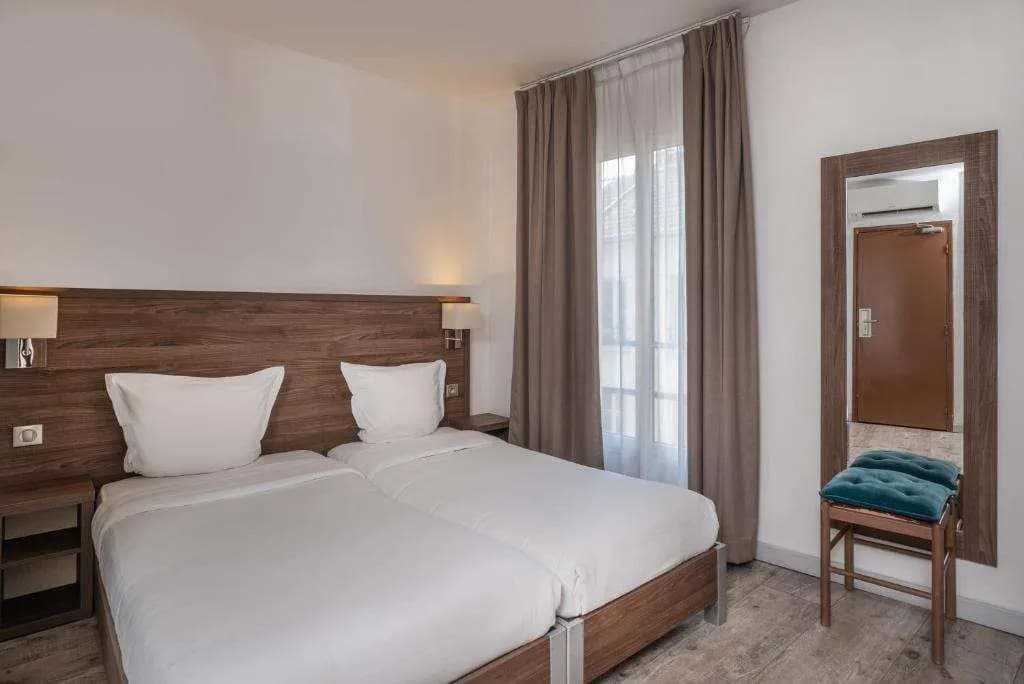Hotel La Perle Montparnasse - photo 26