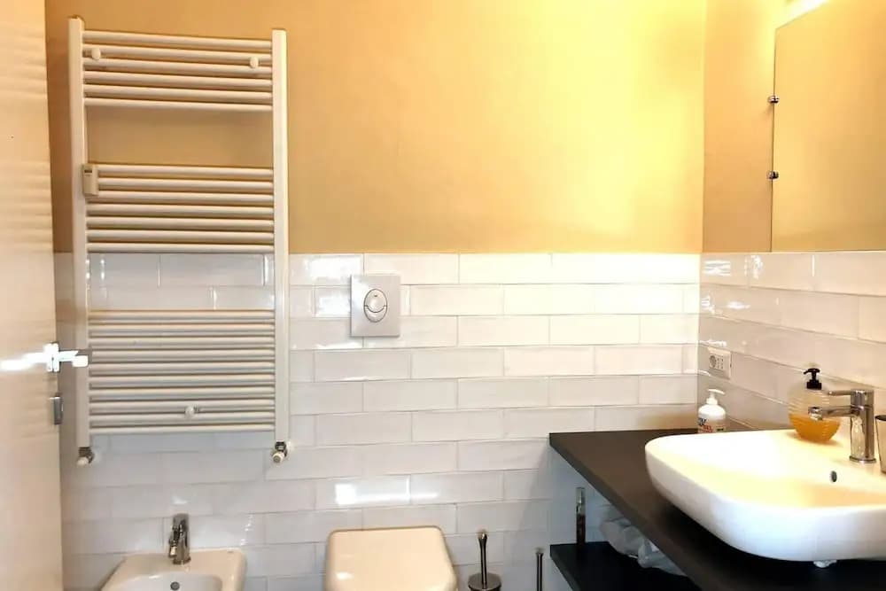 Inviting 2-bed Apartment in Milano - photo 27