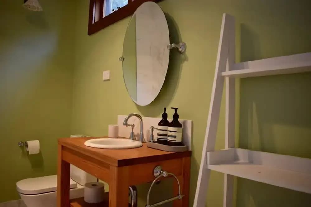 Stylish Cute Cottage in McMahons Point - photo 8