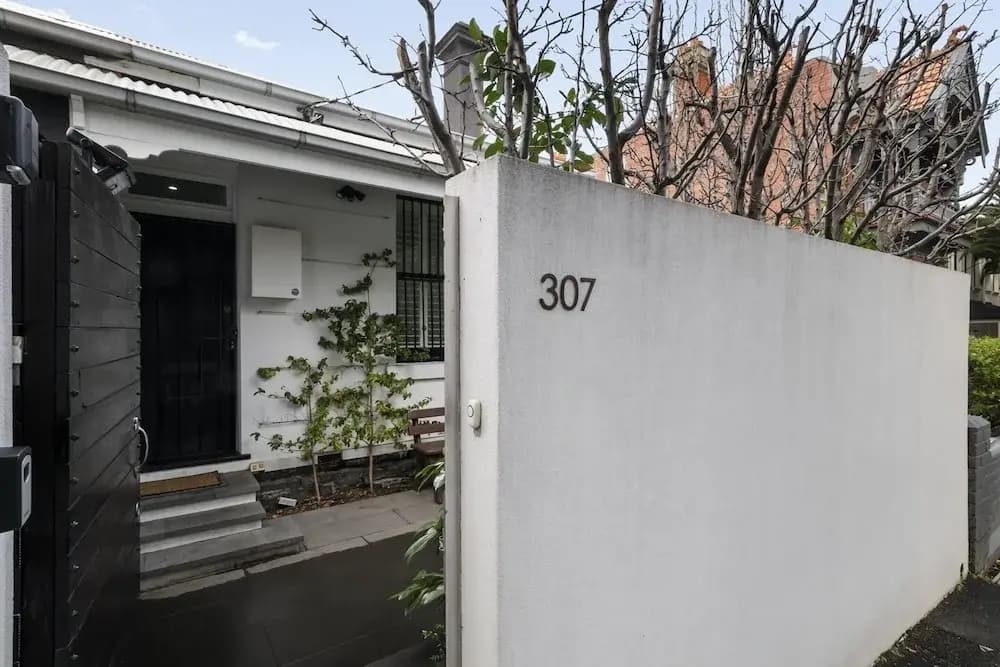 Stylish 2BR House, Walk to Parks & Cafes - photo 9