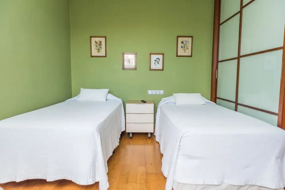 Go Barcelona Guest House - photo 4