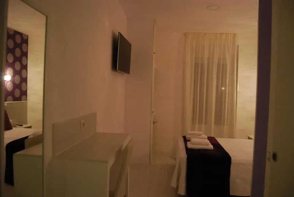Hostal Petite Maman - photo 21