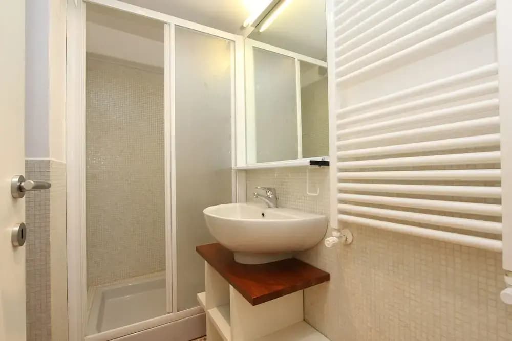 City Apartments - Gregory - photo 8