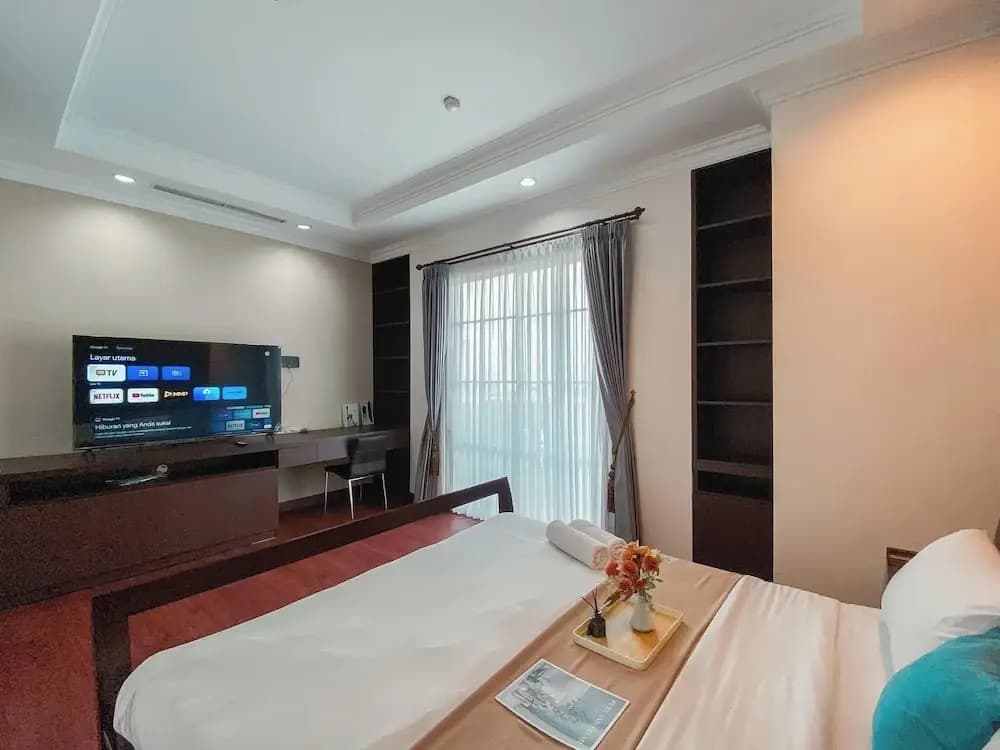 Spacious And Modern Look 3Br Bellezza Apartment - photo 3