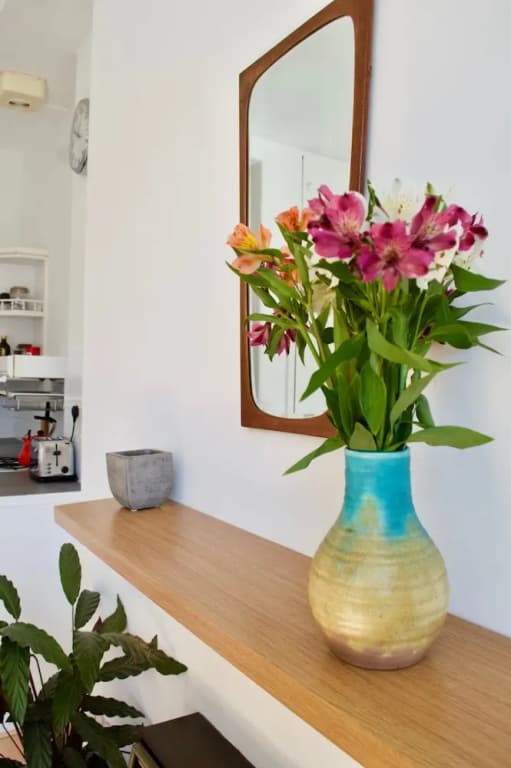 Bright 1 Bedroom Flat Near Leith - photo 4