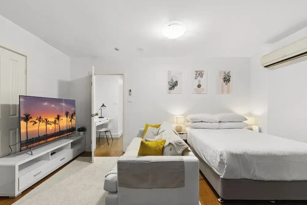 Ground Floor One-bed With Courtyard Access - photo 7