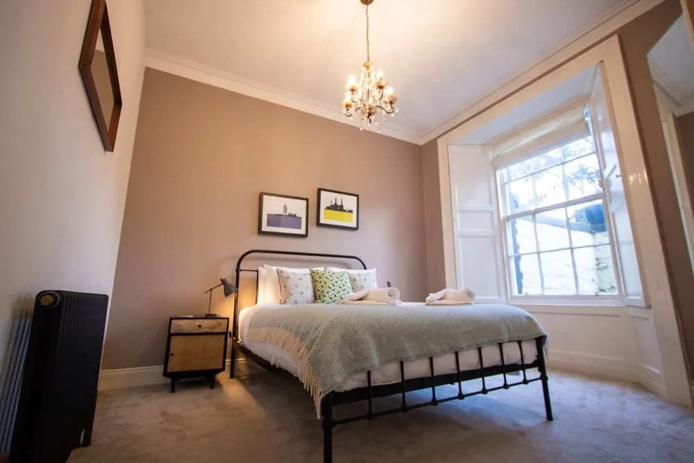 2 Bedroom Apartment In New Town - photo 2
