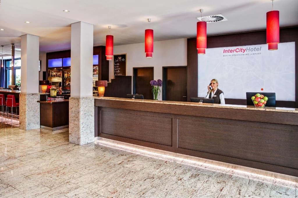 IntercityHotel Berlin Ostbahnhof - photo 17