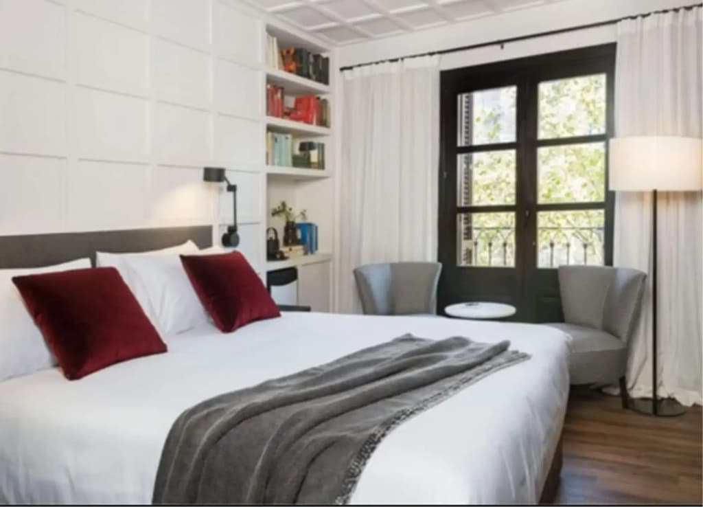 Yurbban Ramblas Boutique Hotel - photo 4
