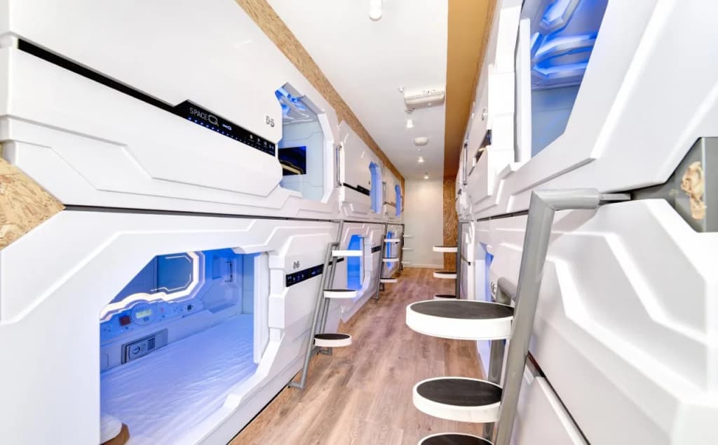 Space Q Capsule Hotel - photo 6