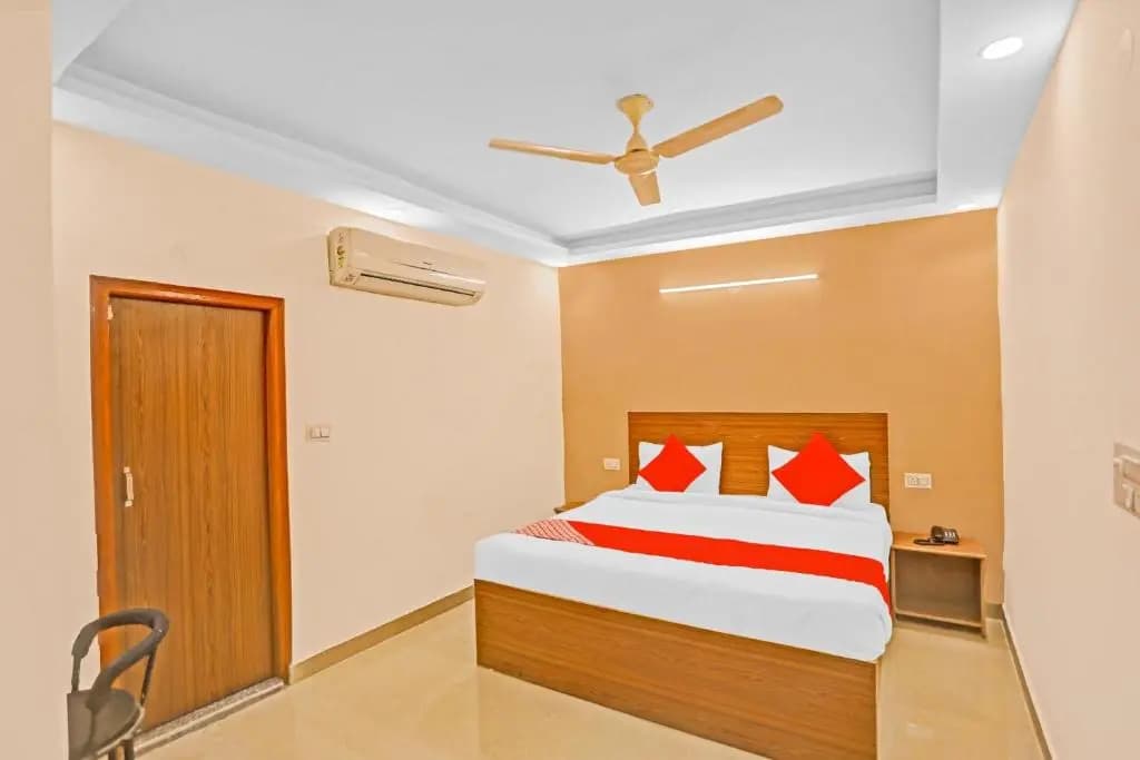 OYO 85984 Hotel Happy Spring - photo 1