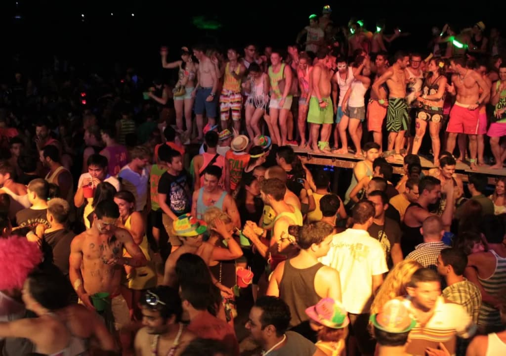 The Ship Hostel - photo 9