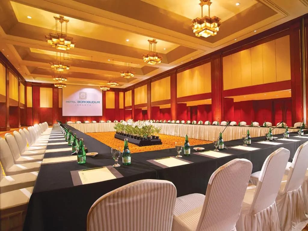 Hotel Borobudur Jakarta - photo 18