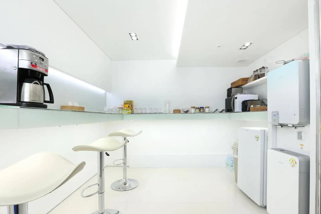 Lookhome Guesthouse (female only) - photo 11