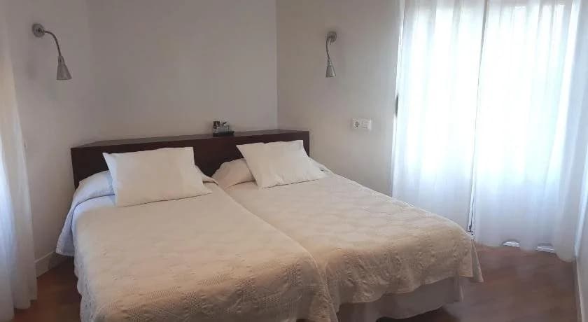 Hostal Santa Isabel - photo 4