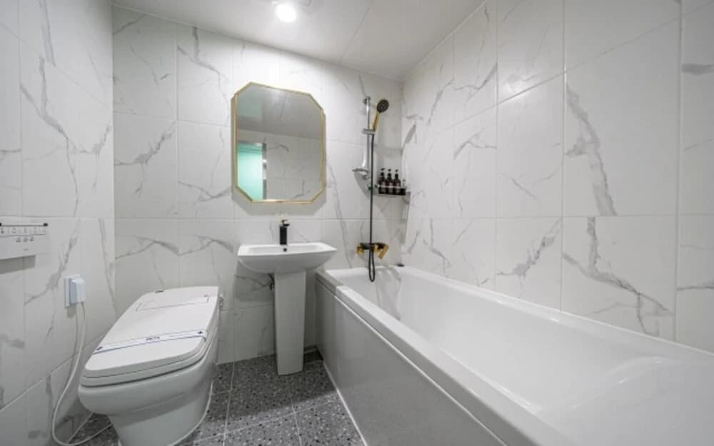 Guui Box Hotel - photo 8