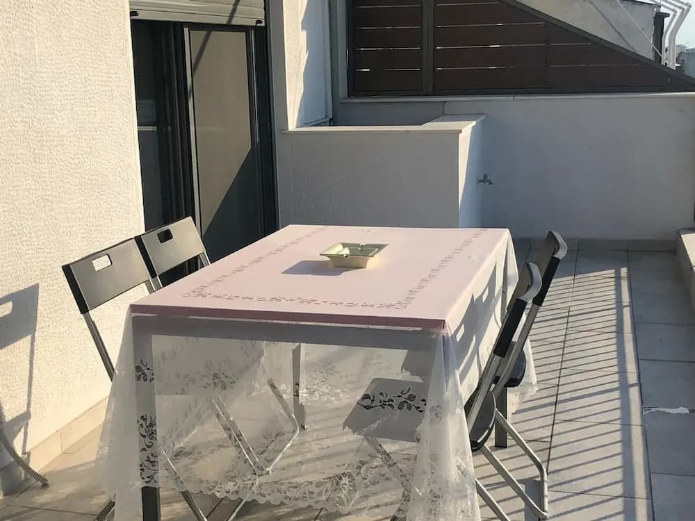 Luxurious Apartment With big Balcony Best Location - photo 1