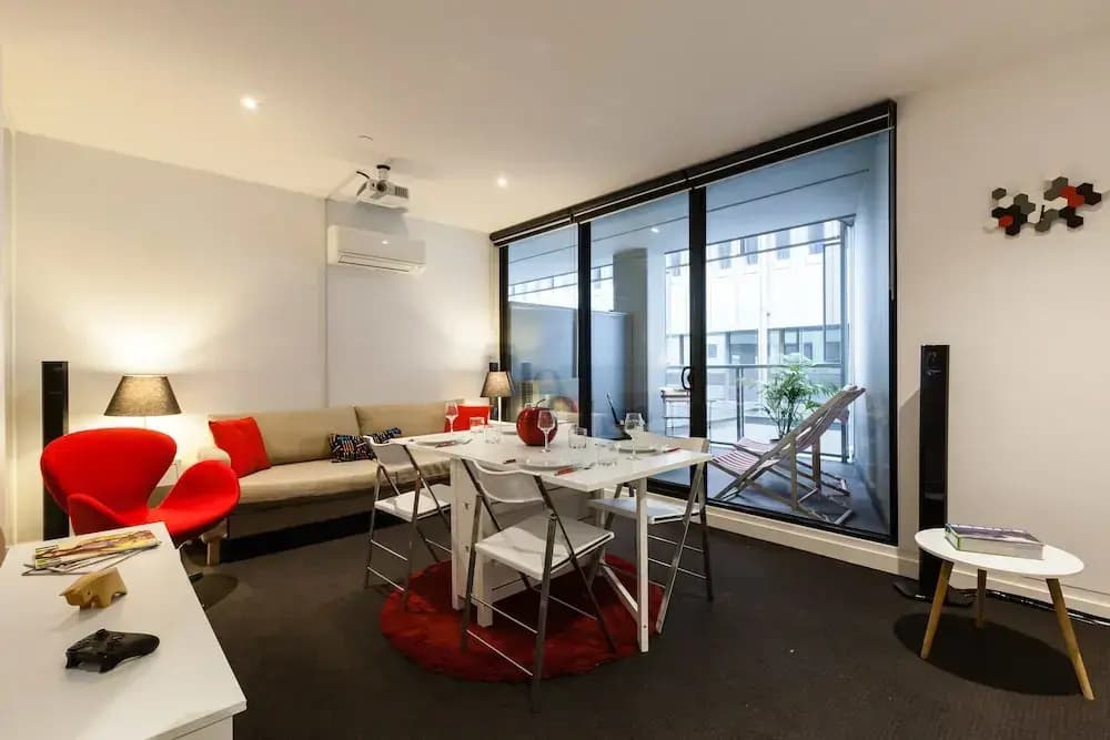 CLARK, 1BDR Melbourne Apartment - photo 3