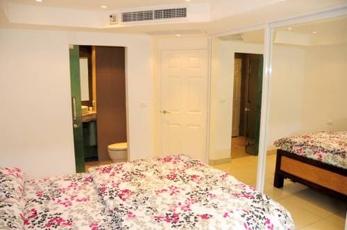 Kata Hill Seaview Apartment - photo 5