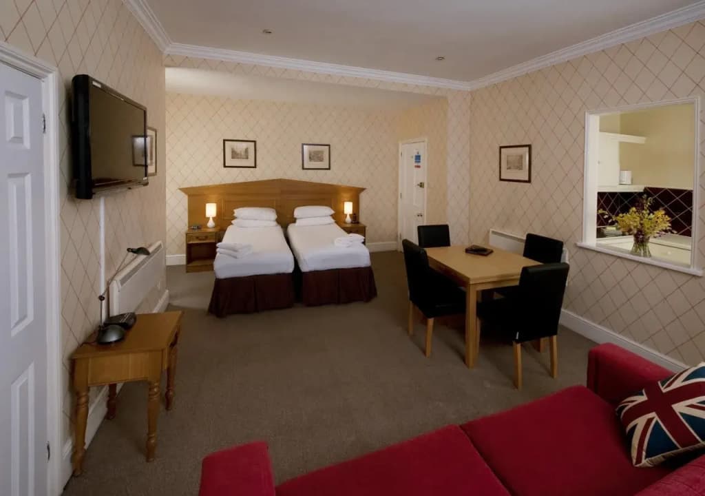 Aston Apartments London - photo 3