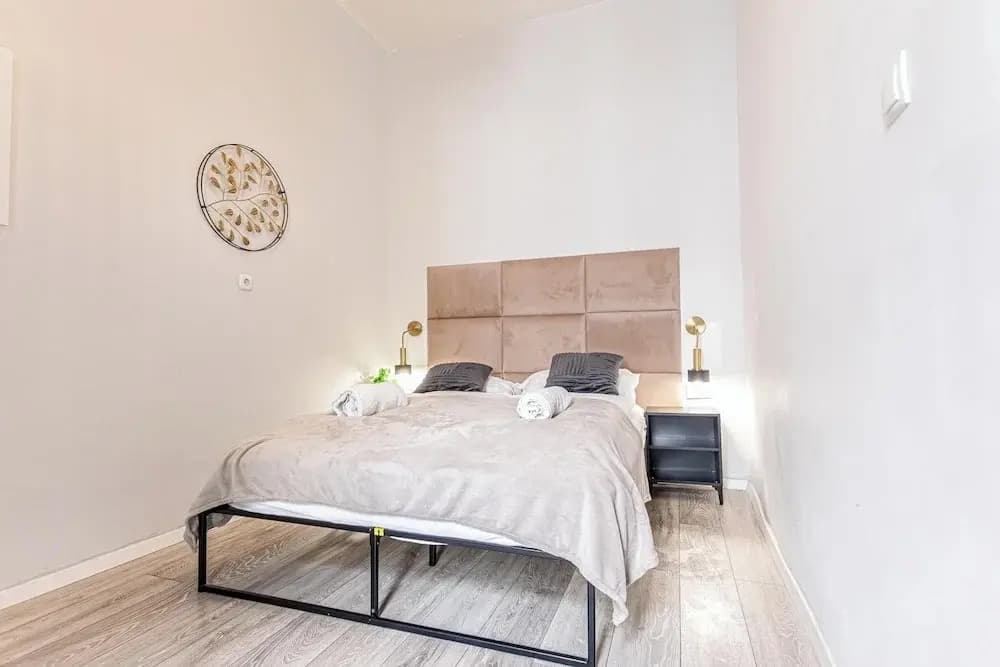 Cozy 2BR 1LR Apt Near Westbahnhof - photo 3