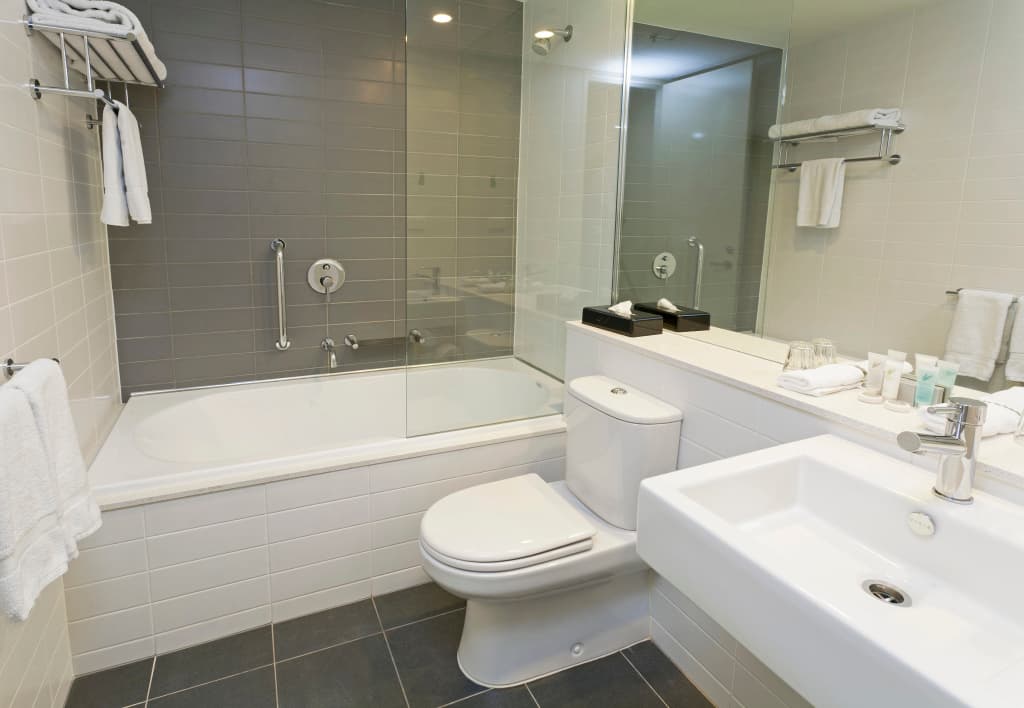 Causeway 353 Hotel - photo 15