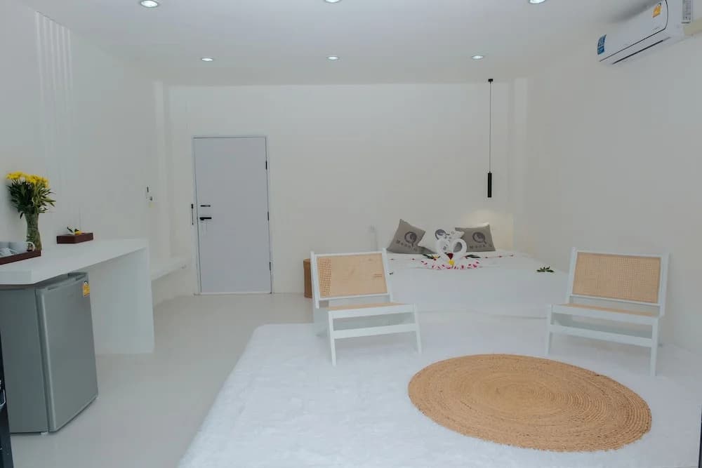 MoonE - photo 5