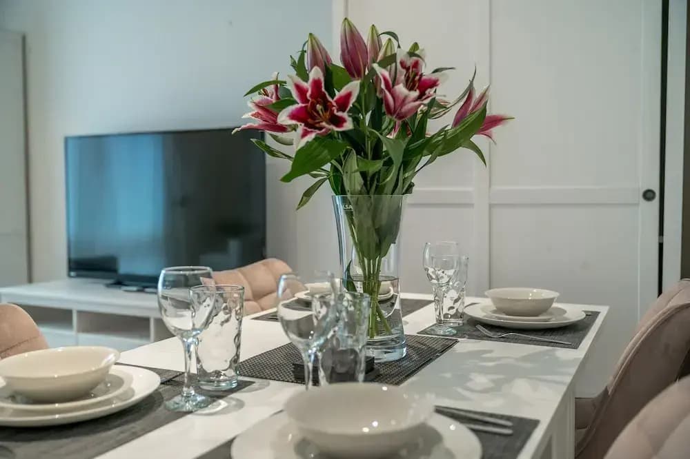 Deluxe 2Bed Duplex Apartment & parking - photo 9