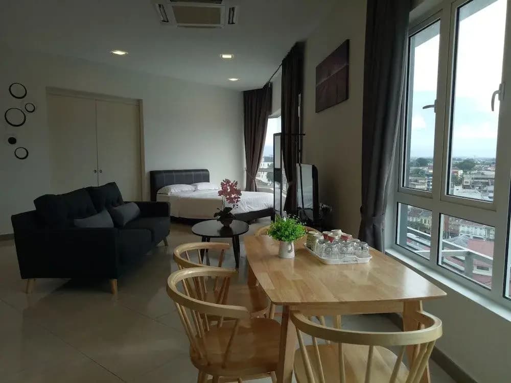 PM Octagon Suites And Apartment - photo 4