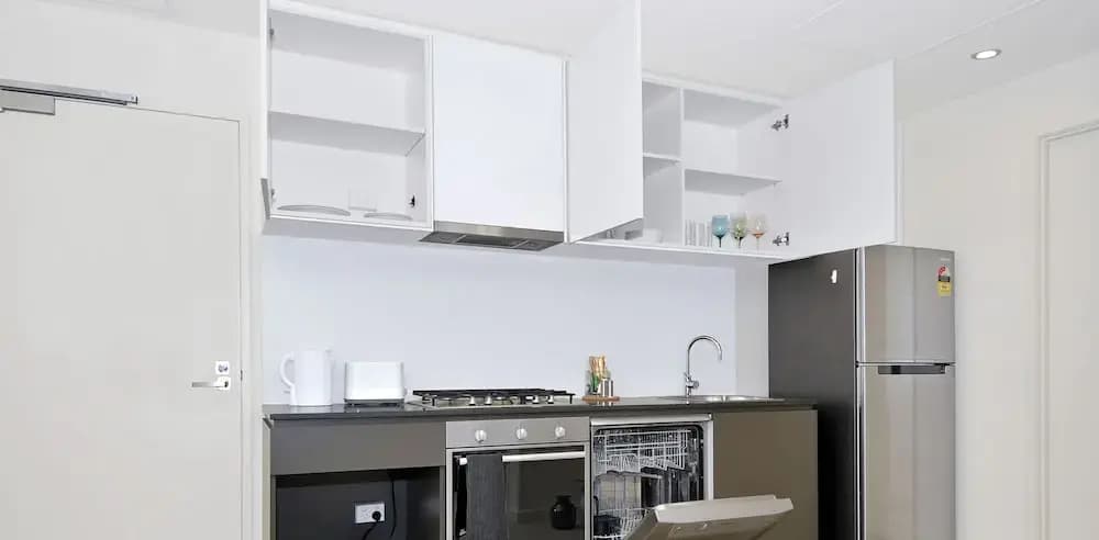 568 Collins Tower - photo 17