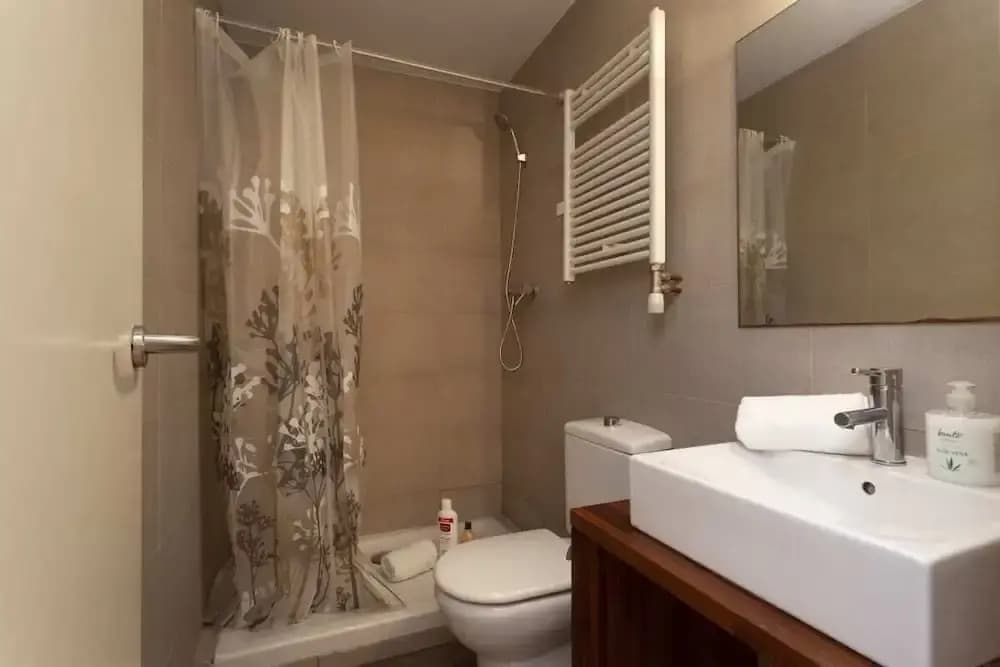 Centric 2 Bedroom Apartment With a Private Lovely Terrace - photo 8