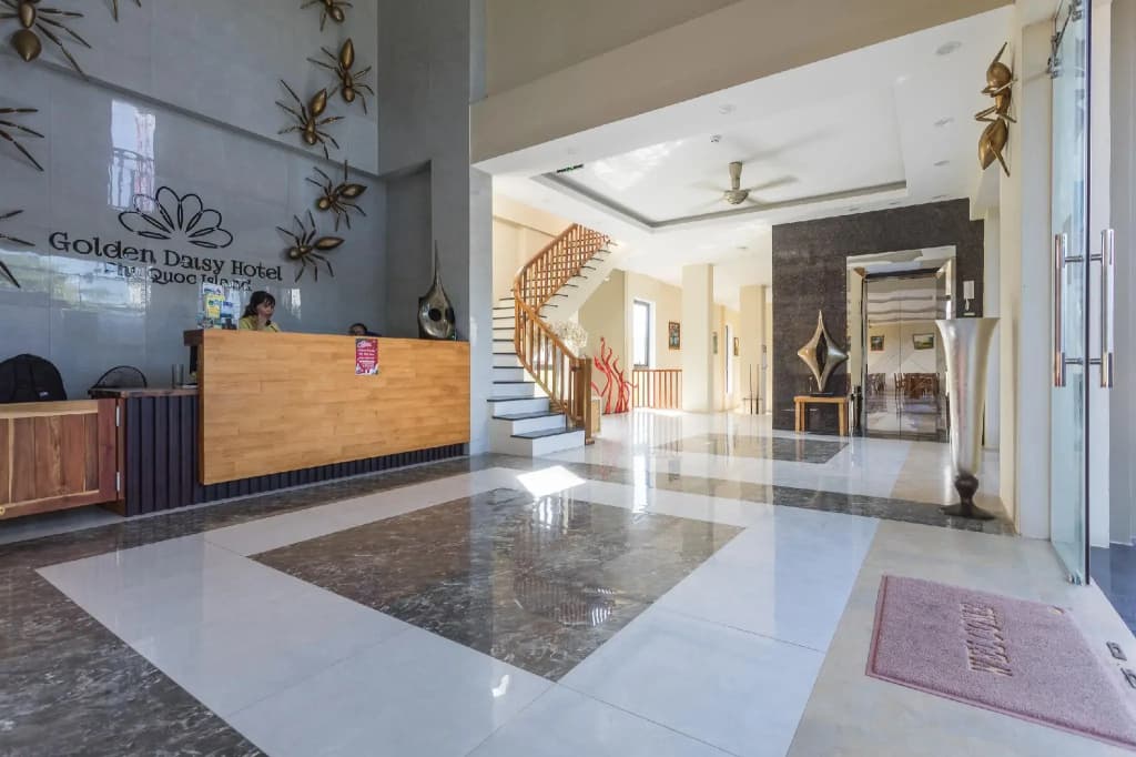 Golden Daisy Hotel - photo 2