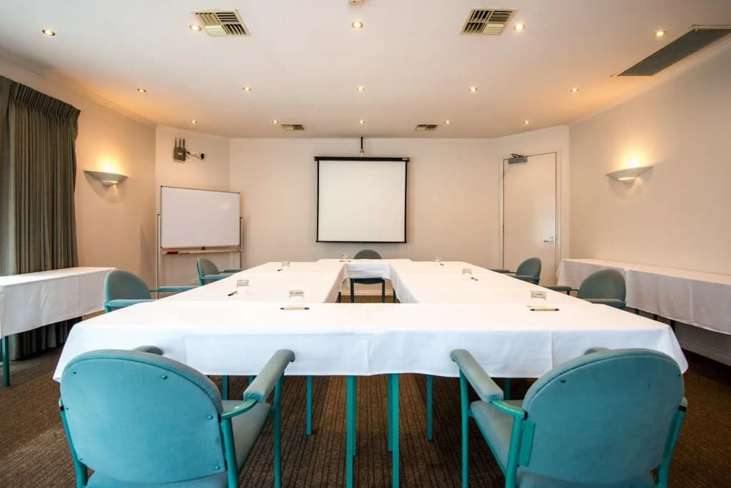 The Waverley International Hotel - photo 17