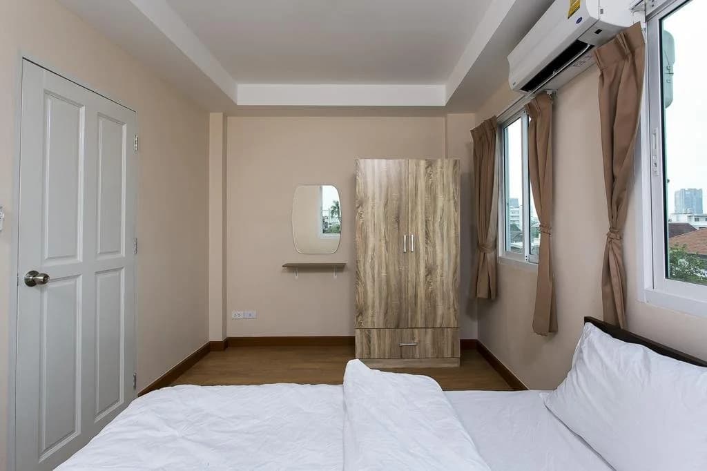 Small Space Cafe and Hostel - photo 5
