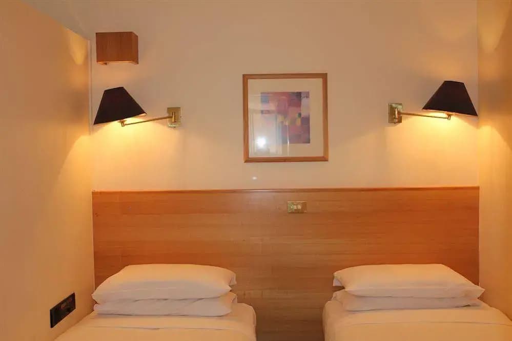 Eastern Townhouse Serviced Apartments - photo 2