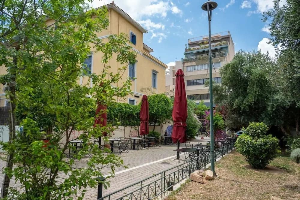 LIV - Upscale Athenian Apartment 1A - photo 11