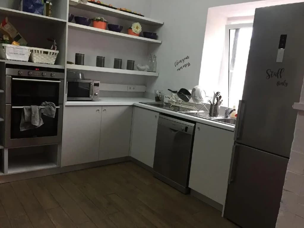 Back To Lisbon Hostel - photo 13